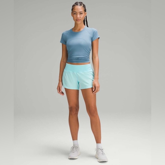 A Lululemon 🍋 Speed Up Mid-Rise Lined Short 4" - Picture 1 of 5